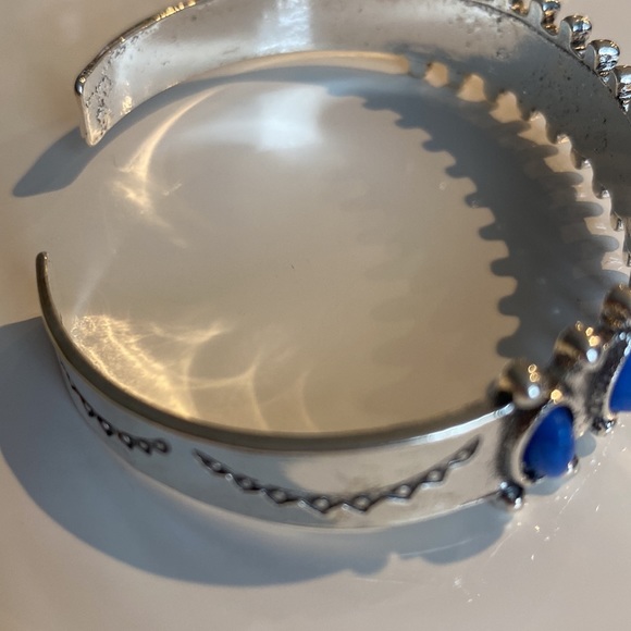 TIBETAN ETCHED SILVER BRACELET W/TURQUOISE /BLUE AGATE/ CORAL/OPAL STONES - Picture 12 of 12